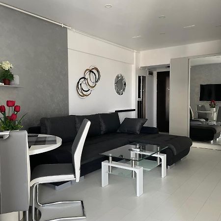 Luxury Westpark 2-Room Apartment Lakeview W5 Bukarest Eksteriør billede