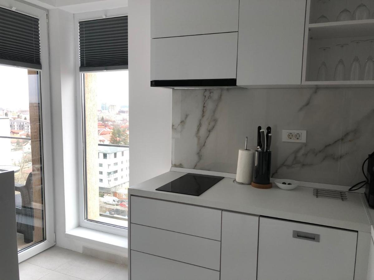 Luxury Westpark 2-Room Apartment Lakeview W5 Bukarest Eksteriør billede